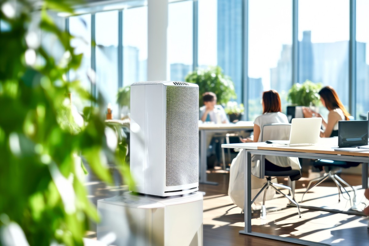 Oczyszczacz powietrza w open space