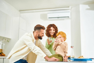 BWT Ecosoft Pure Balance - z pompą, na metalowym stojaku